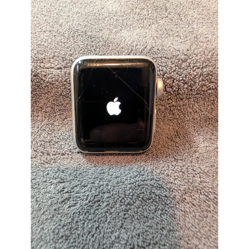 UNLOCKED 86% BATTERY HEALTH Apple Watch Series 3 Nike+ 38mm Silver Aluminum Case